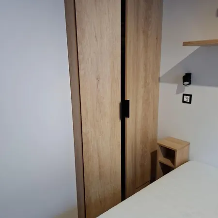 Mobil Home, De Vincent Et Delphine *